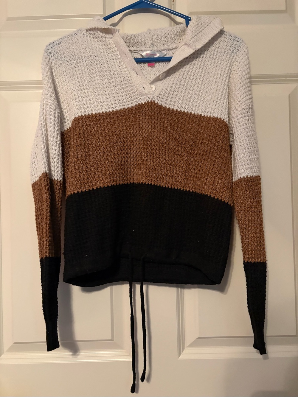 No Boundaries Junior's Large Sweater